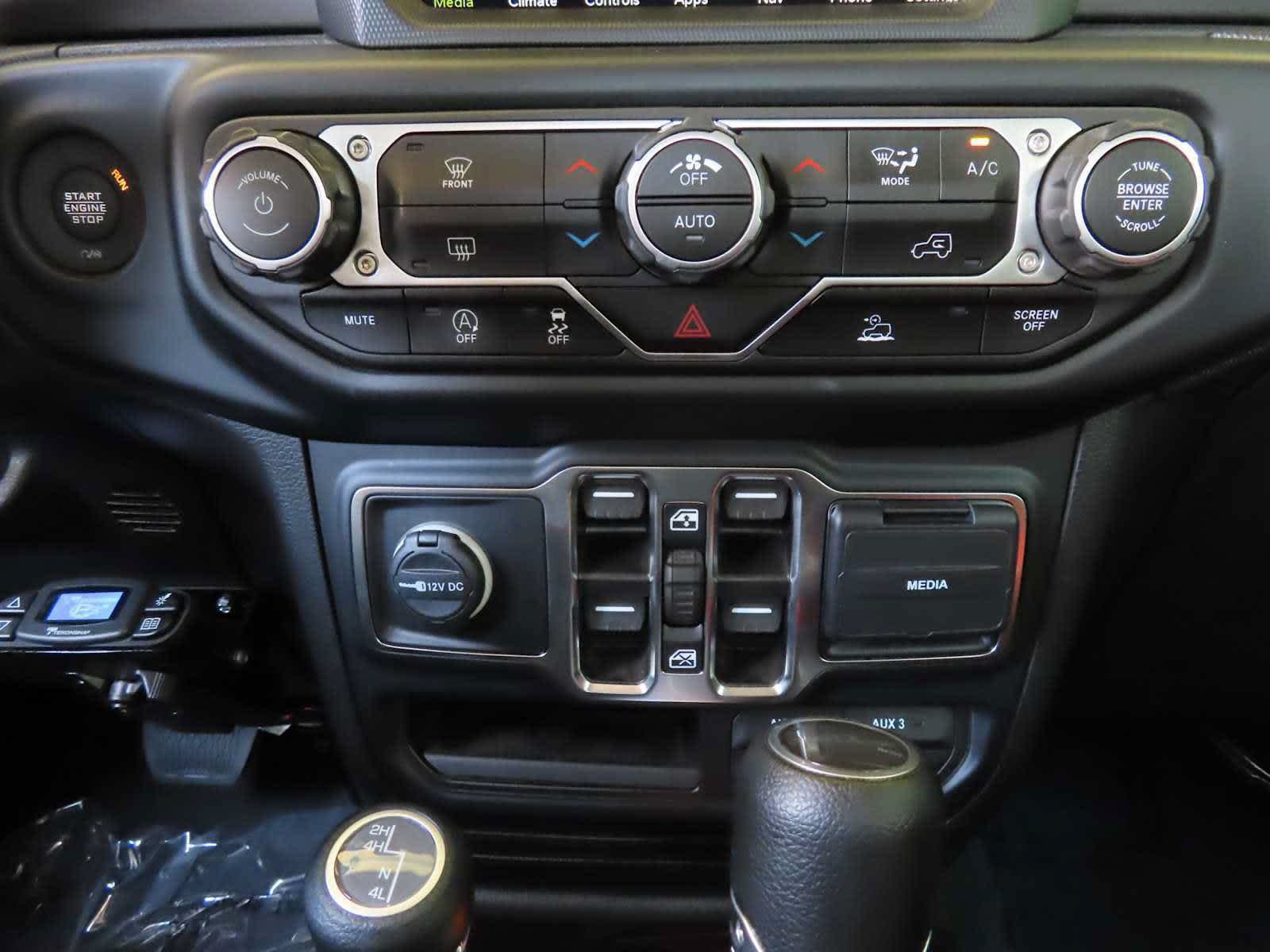 Used 2023 Jeep Gladiator Sport AWD/4WD image 23