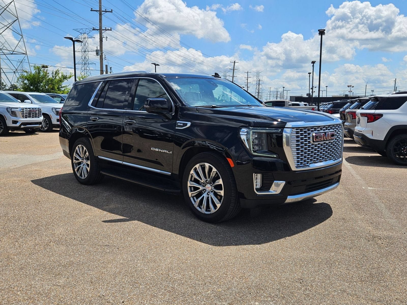 Used 2022 GMC Yukon Denali w/ Advanced Technology Package AWD/4WD image 8