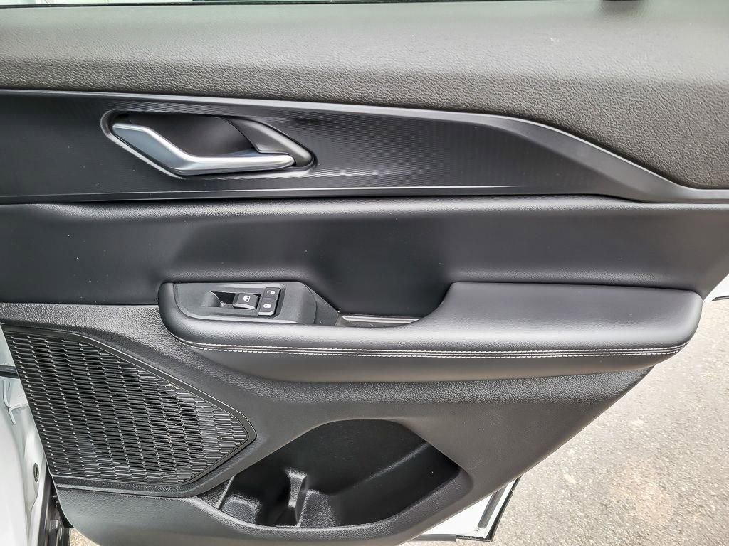 Used 2025 Jeep Grand Cherokee Altitude image 22