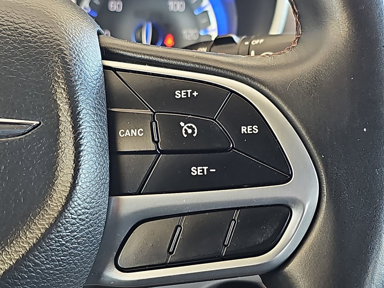 Used 2017 Chrysler Pacifica Touring-L image 23