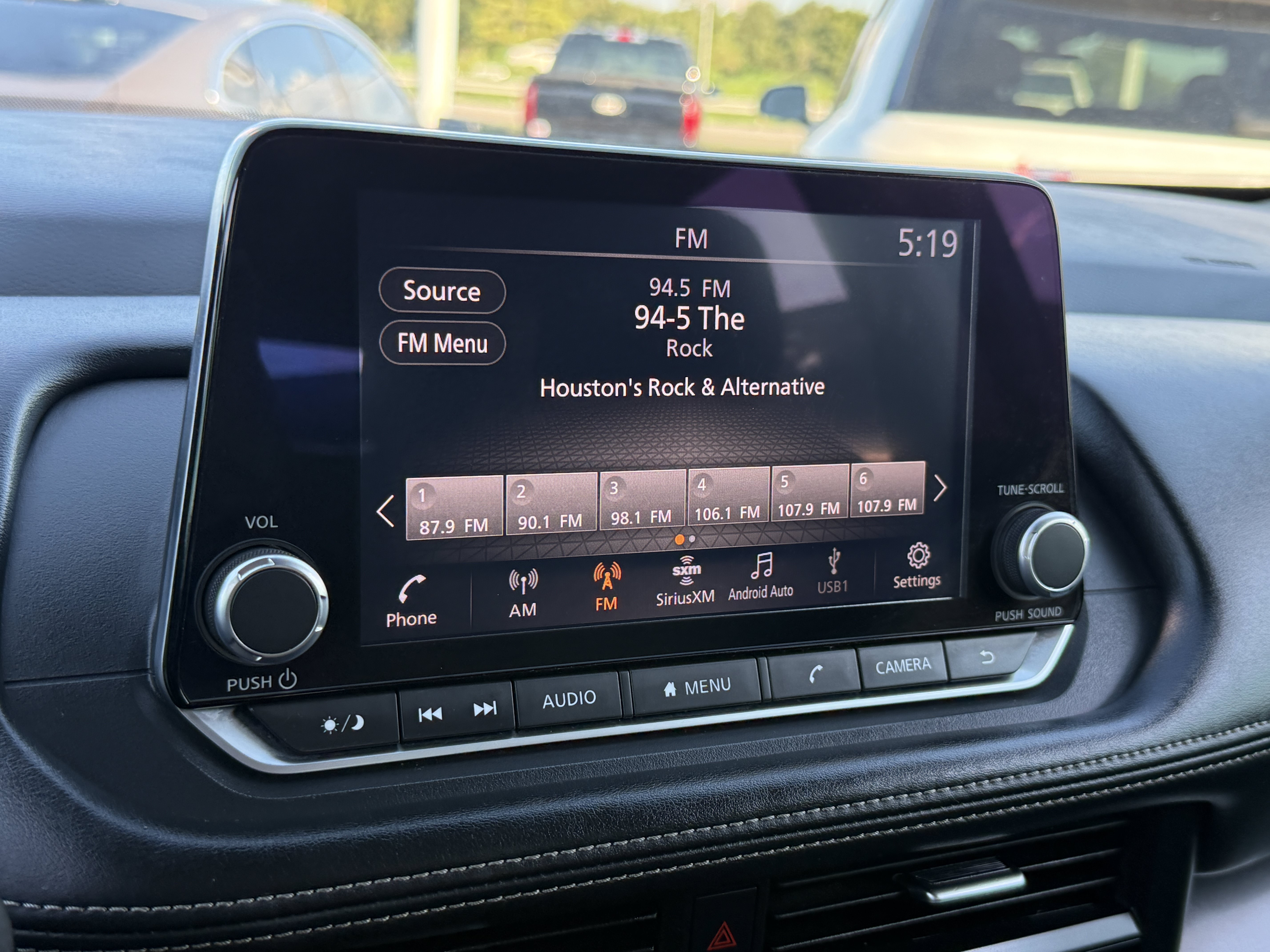 Used 2024 Nissan Rogue SV FWD image 23