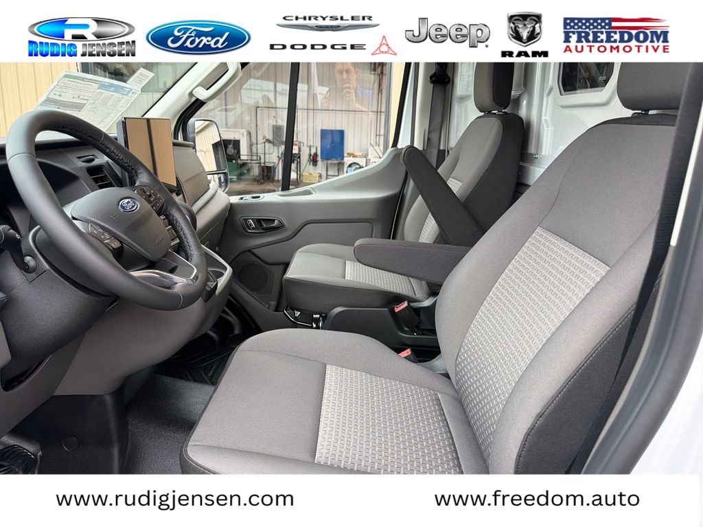New 2026 Ford Transit 250 148 Medium Roof RWD image 9