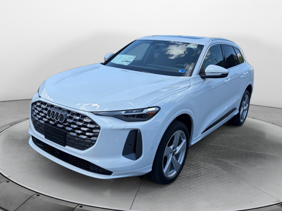 New 2026 Audi Q5 Premium Plus AWD/4WD image 3