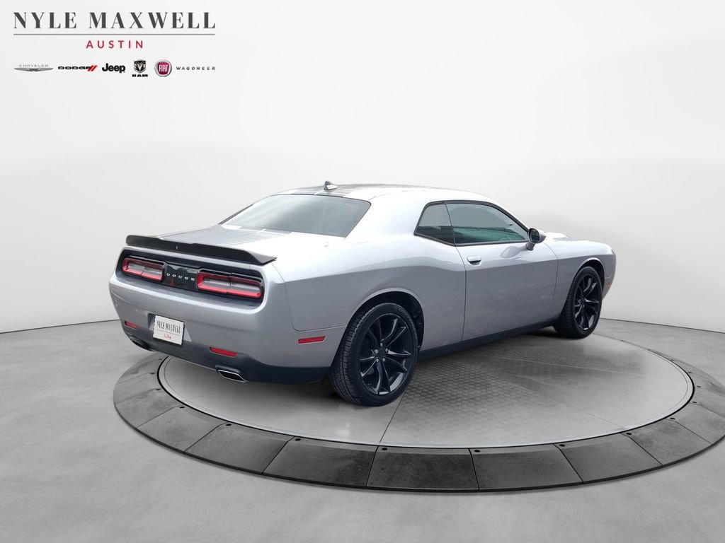Used 2016 Dodge Challenger SXT w/ Blacktop Package image 13