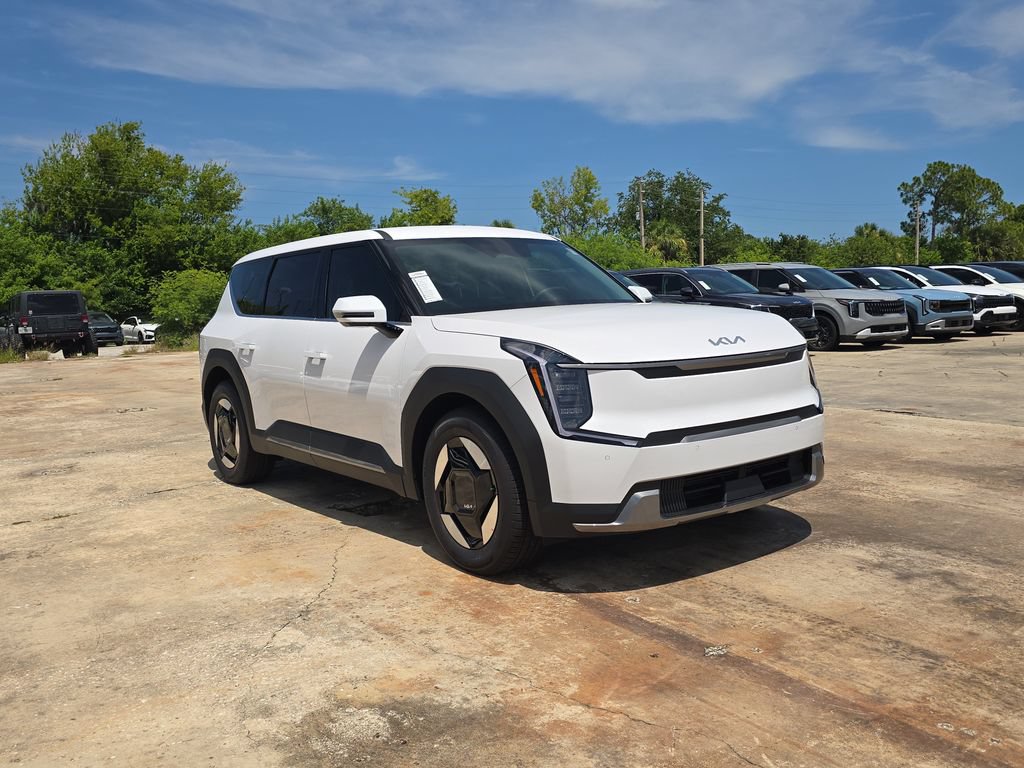 New 2026 Kia EV9 Light RWD image 2