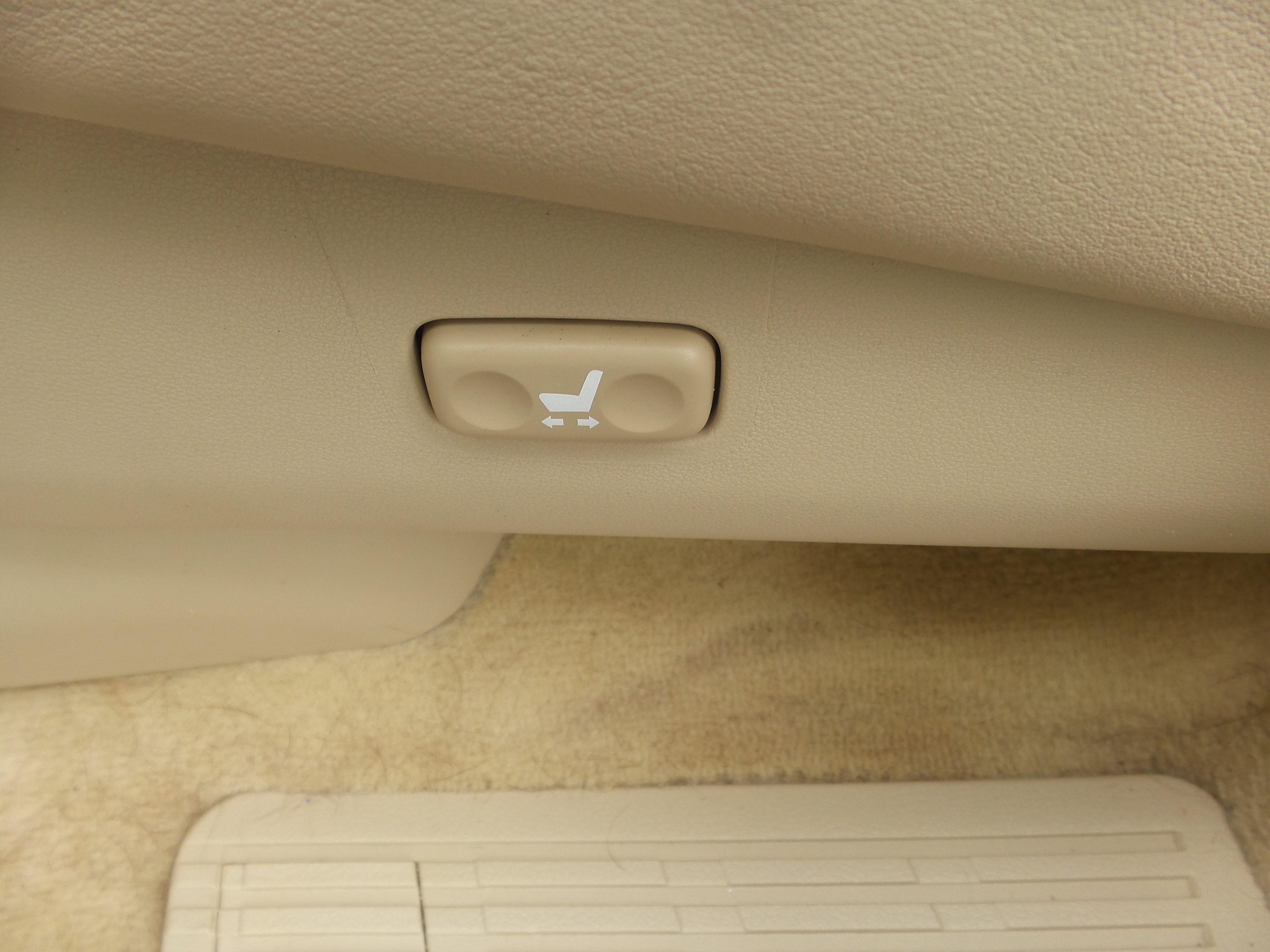 Used 2011 Lexus LX 570 4WD image 52
