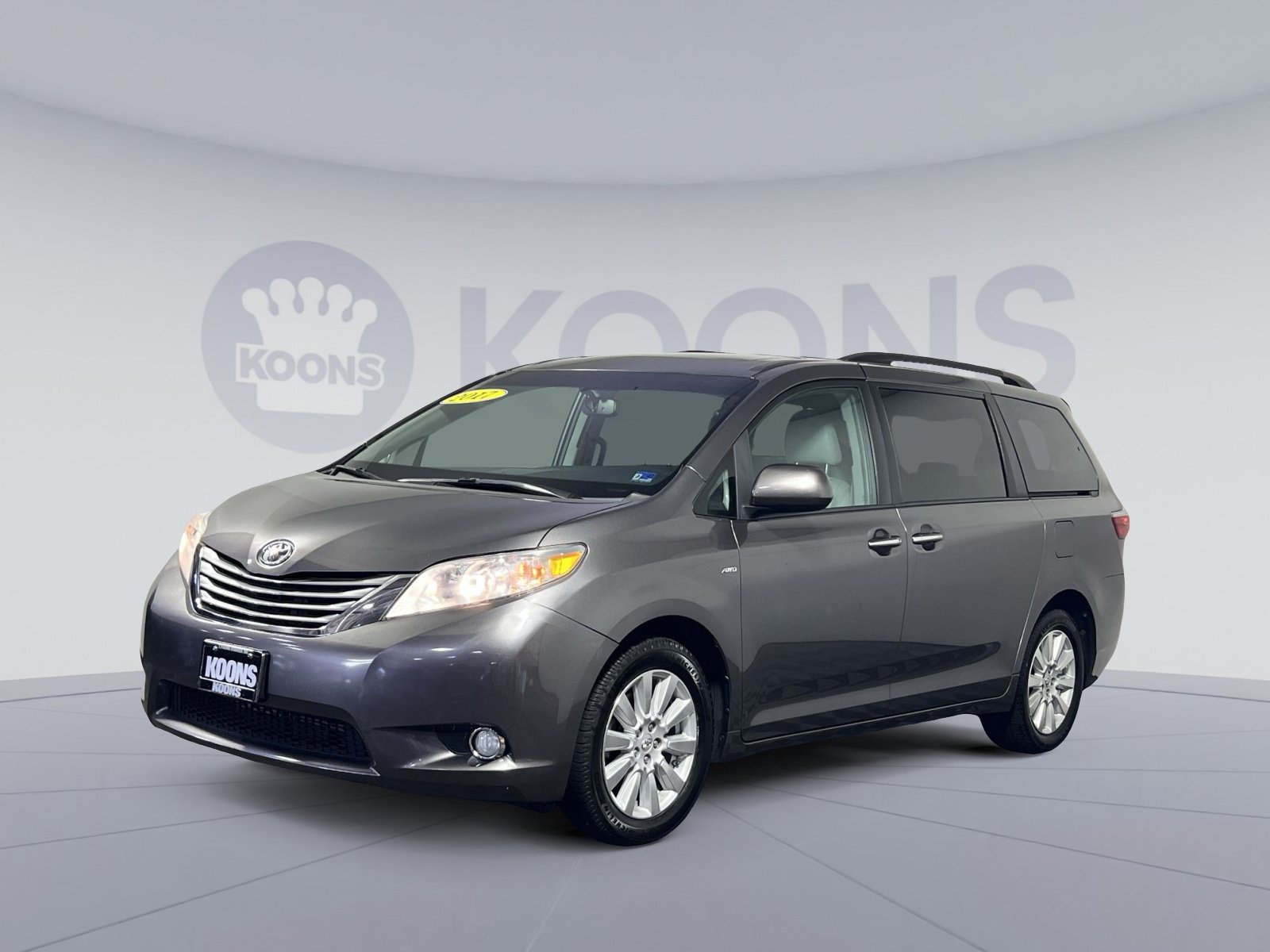Used 2017 Toyota Sienna XLE w/ XLE Navigation Package AWD/4WD image 1