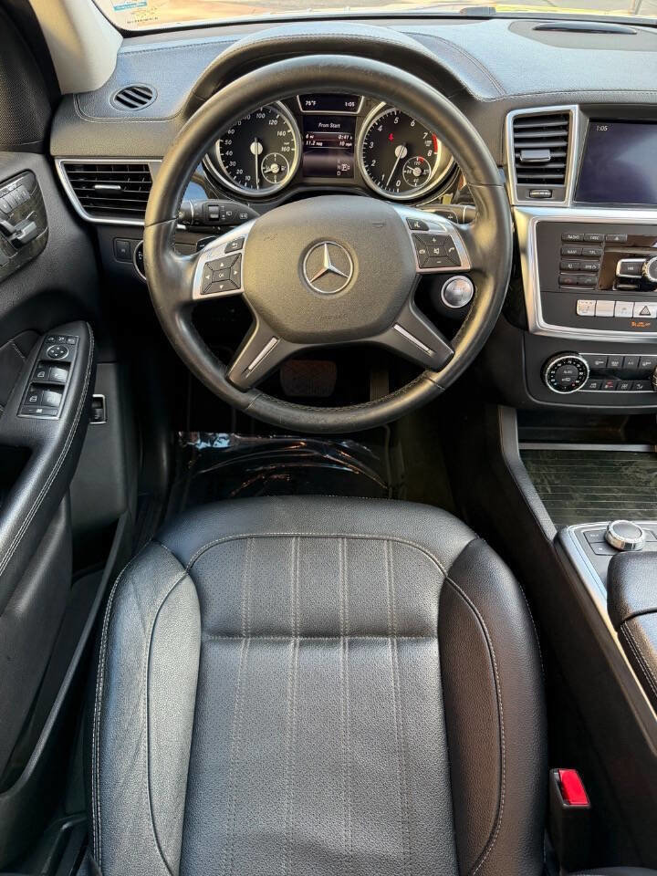 Used 2016 Mercedes-Benz GL 450 4MATIC w/ Premium I Package image 14