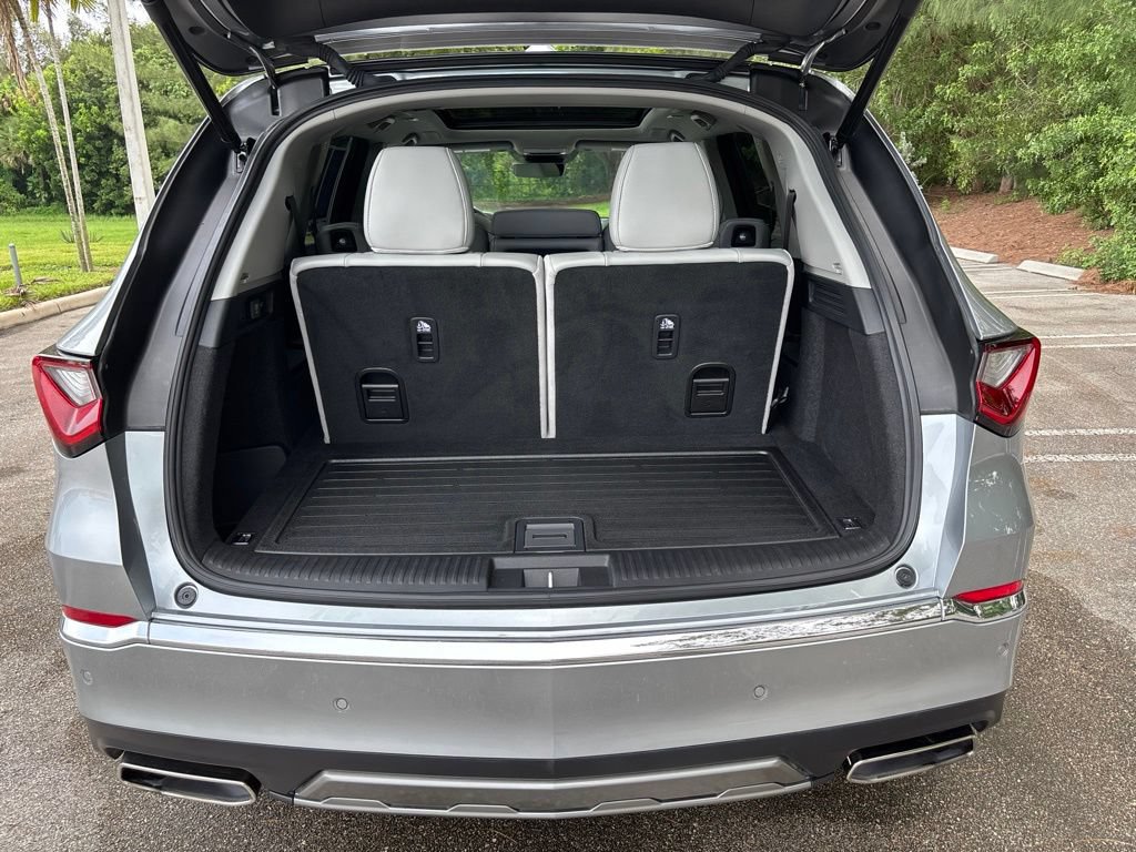 Used 2025 Acura MDX w/ Technology Package FWD image 30