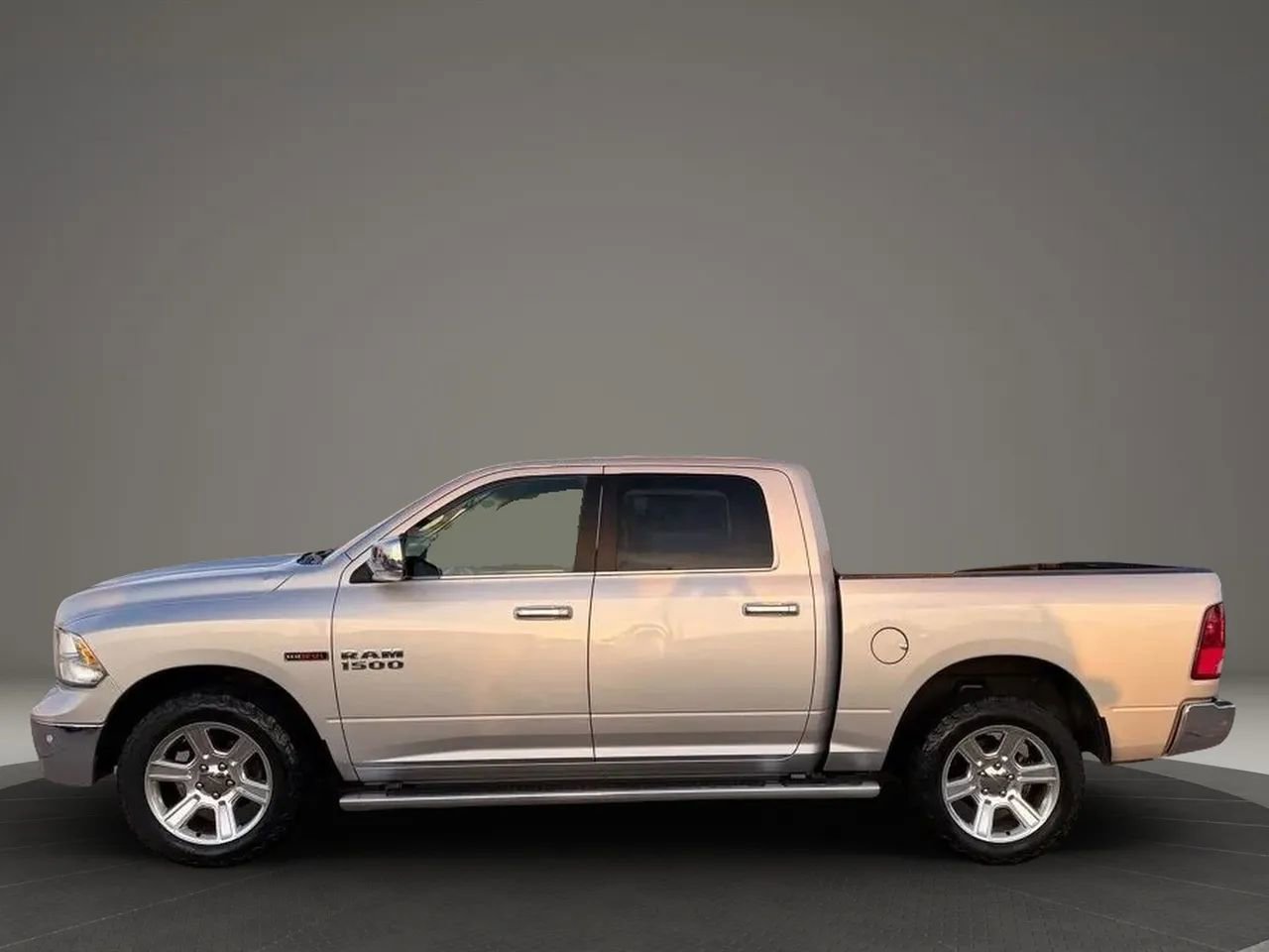 Used 2017 RAM 1500 Lone Star AWD/4WD image 3