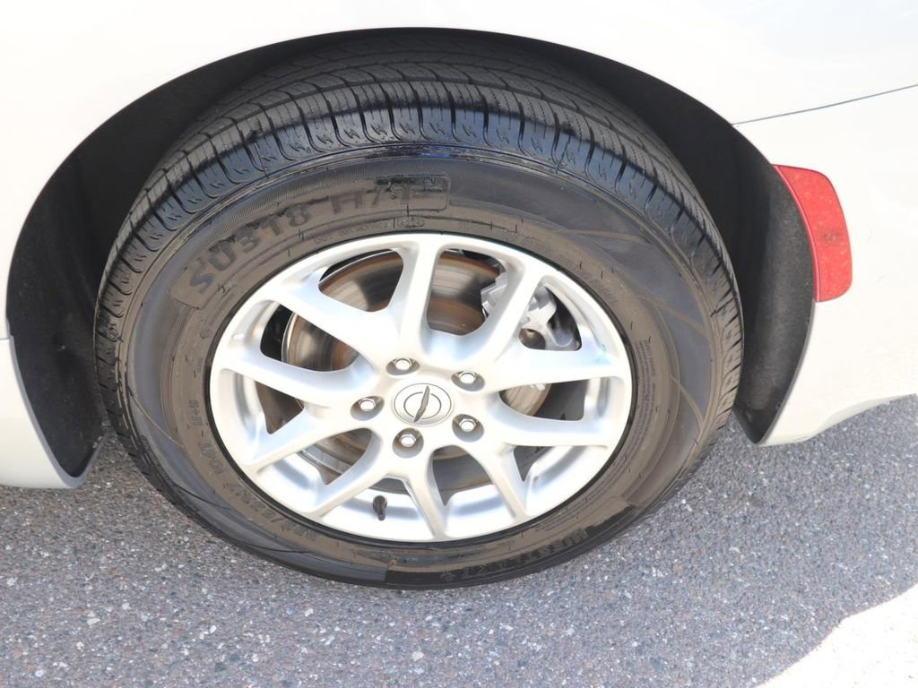 Used 2023 Chrysler Voyager LX image 24