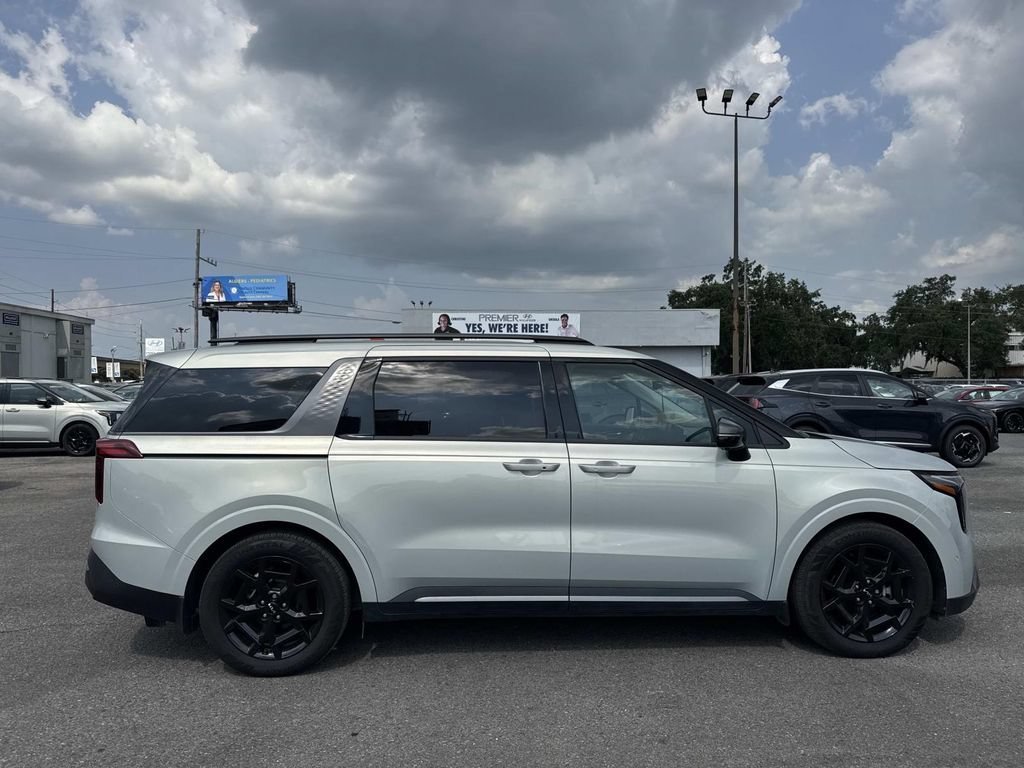 New 2025 Kia Carnival SX Prestige FWD image 10