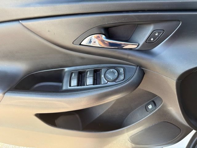 Used 2018 Chevrolet Volt LT FWD image 21