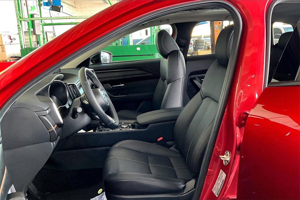 Certified 2025 MAZDA CX-50 2.5 Hybrid w/ Premium Plus Pkg image 14