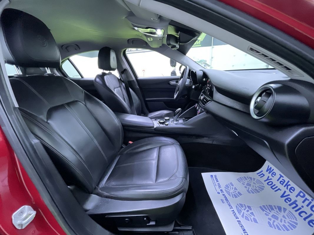 Used 2017 Alfa Romeo Giulia AWD image 26