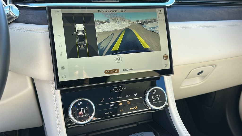 Certified 2022 Jaguar F-PACE S image 17