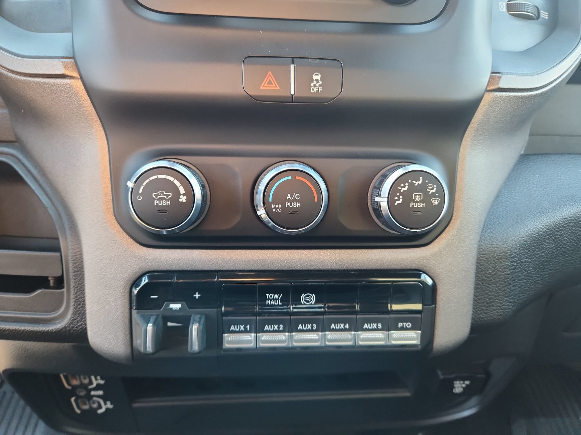 Used 2021 RAM 4500 Tradesman w/ Chrome Appearance Group RWD image 16