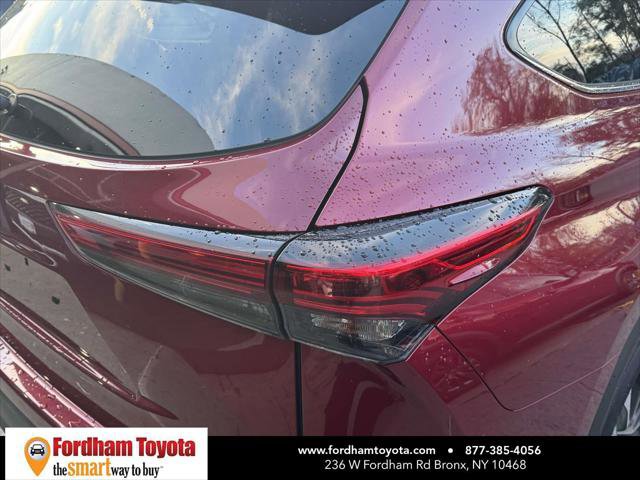 Certified 2021 Toyota Highlander XLE image 10