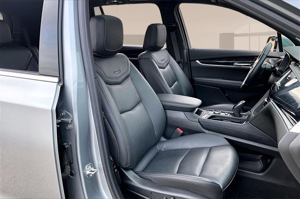Certified 2025 Cadillac XT6 Premium Luxury image 7