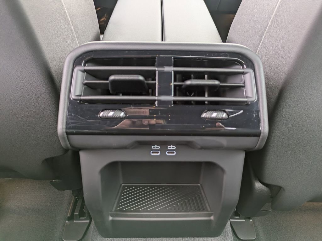 New 2026 BMW 530i xDrive w/ M Sport Package image 31