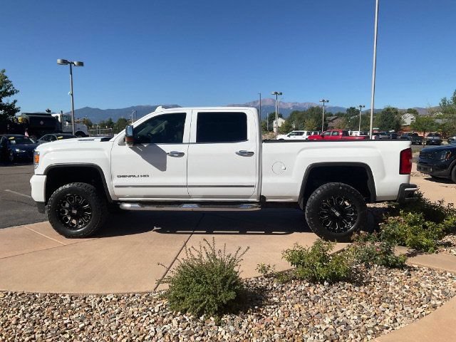 Used 2019 GMC Sierra 2500 Denali w/ Duramax Plus Package AWD/4WD image 7