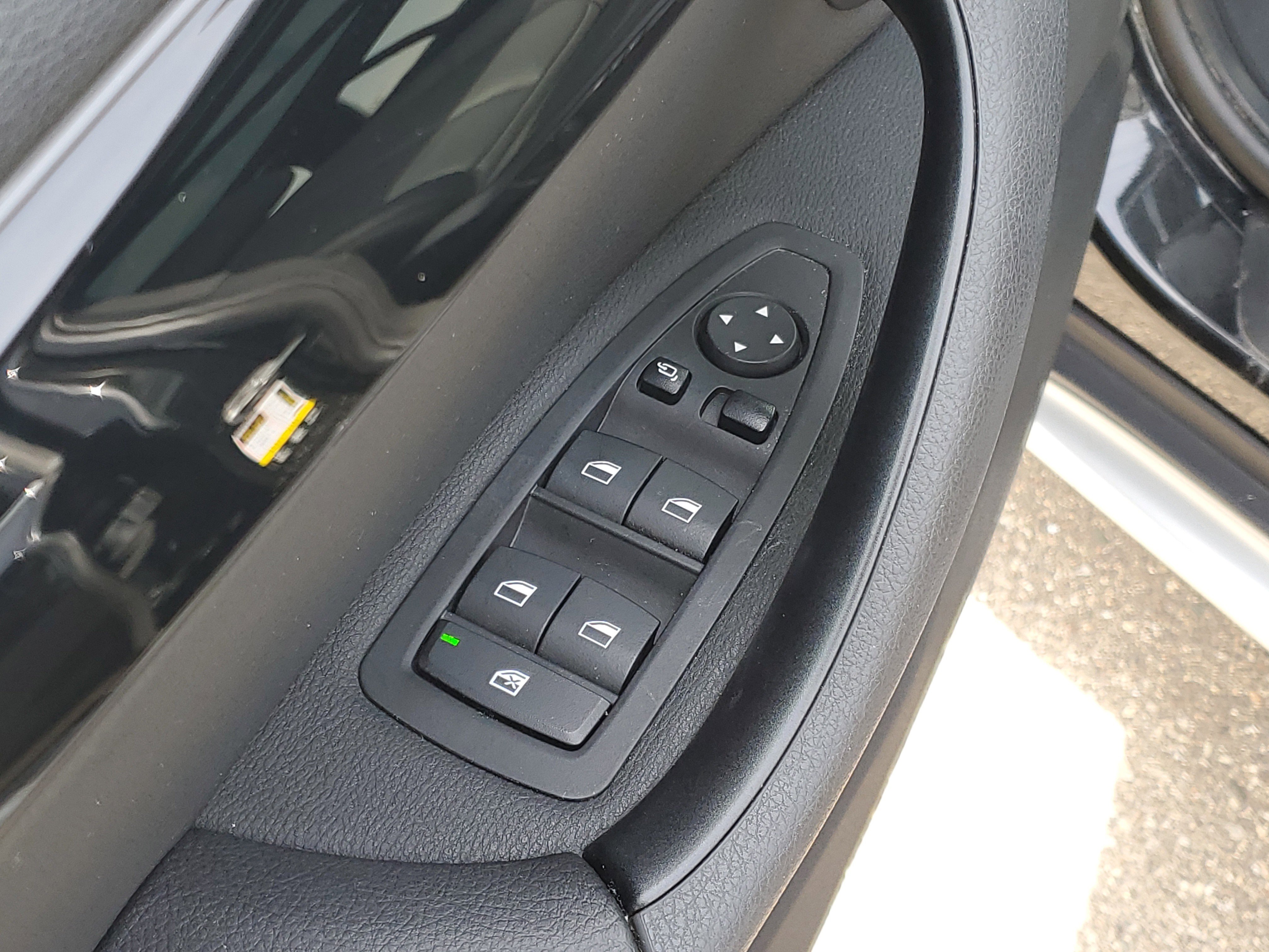 Used 2019 BMW X1 xDrive28i w/ Convenience Package image 6