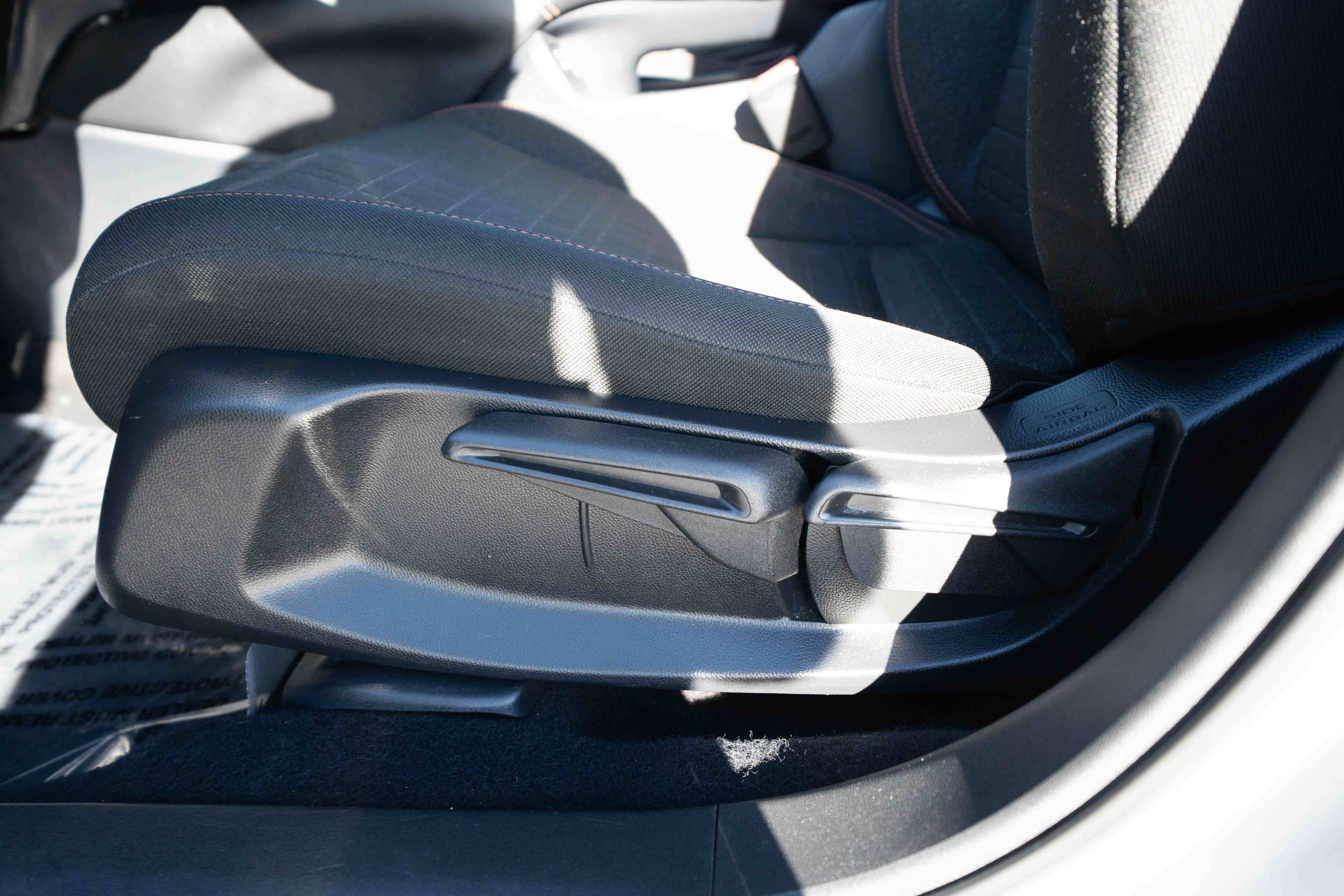 Used 2025 Honda HR-V Sport image 12