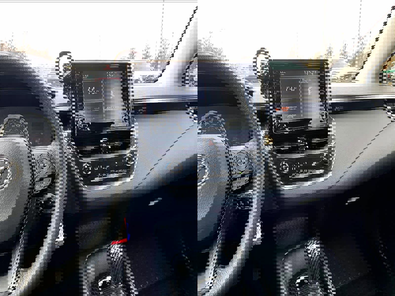 Used 2022 Toyota Corolla LE image 18