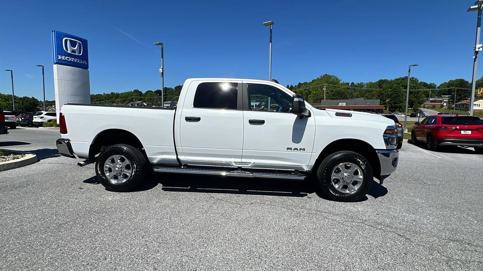 Used 2025 RAM 2500 Big Horn AWD/4WD image 3