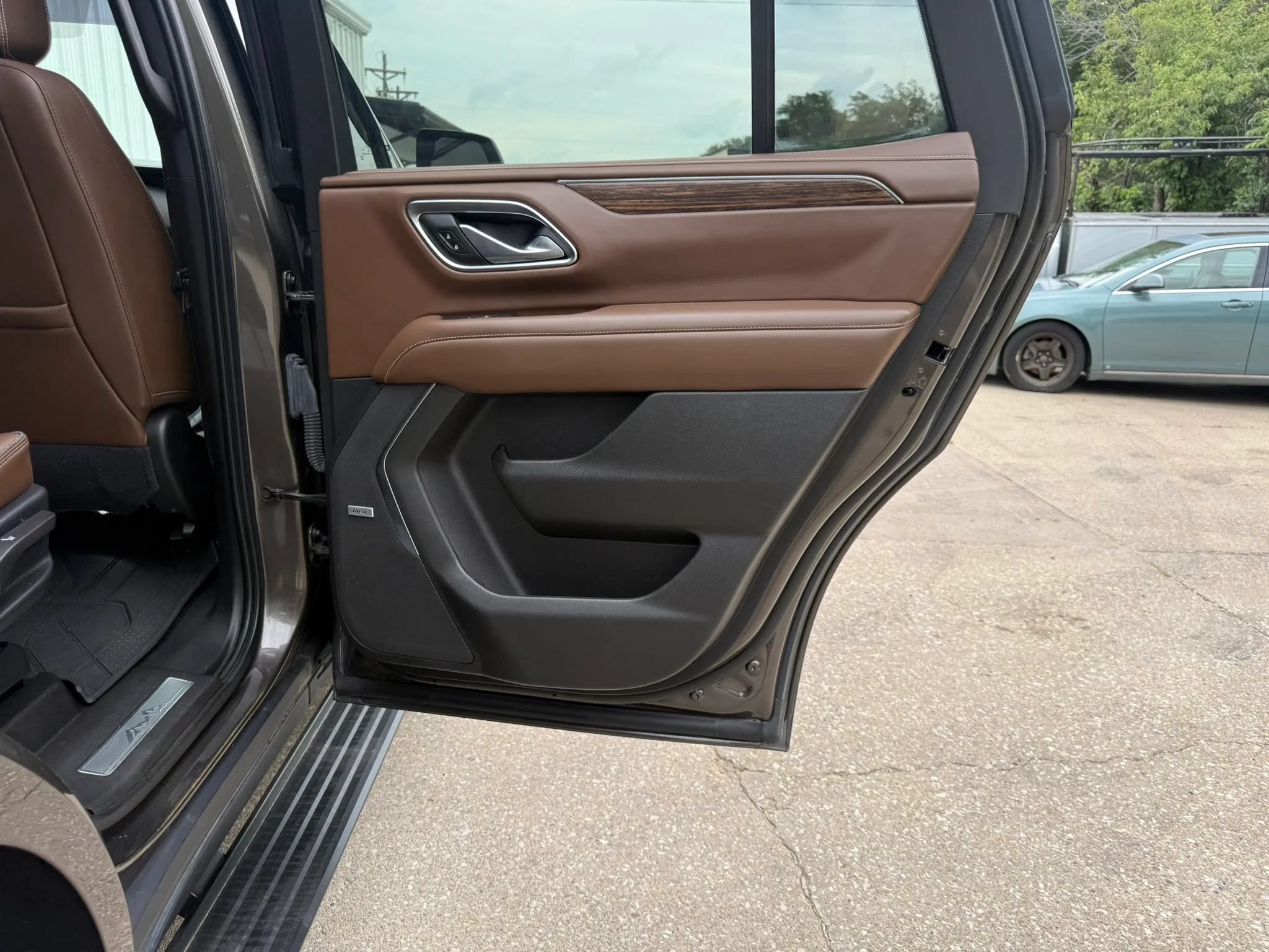 Used 2021 Chevrolet Tahoe High Country AWD/4WD image 10