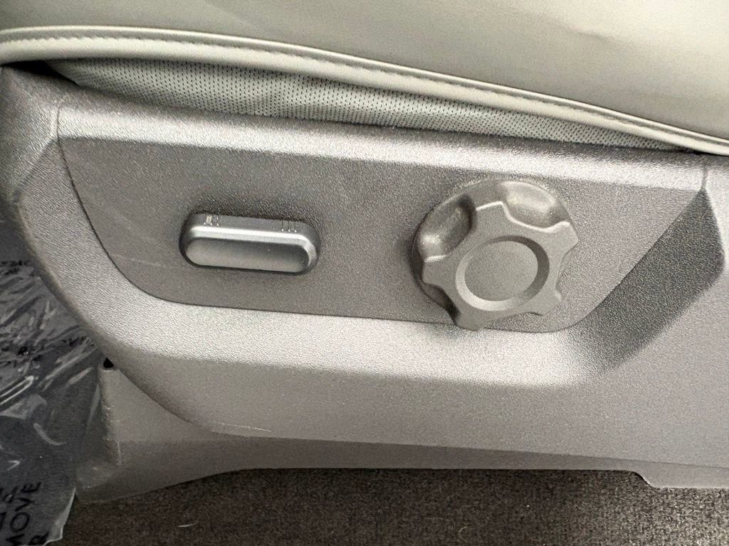 Used 2016 Ford F250 XLT w/ XLT Value Package image 14