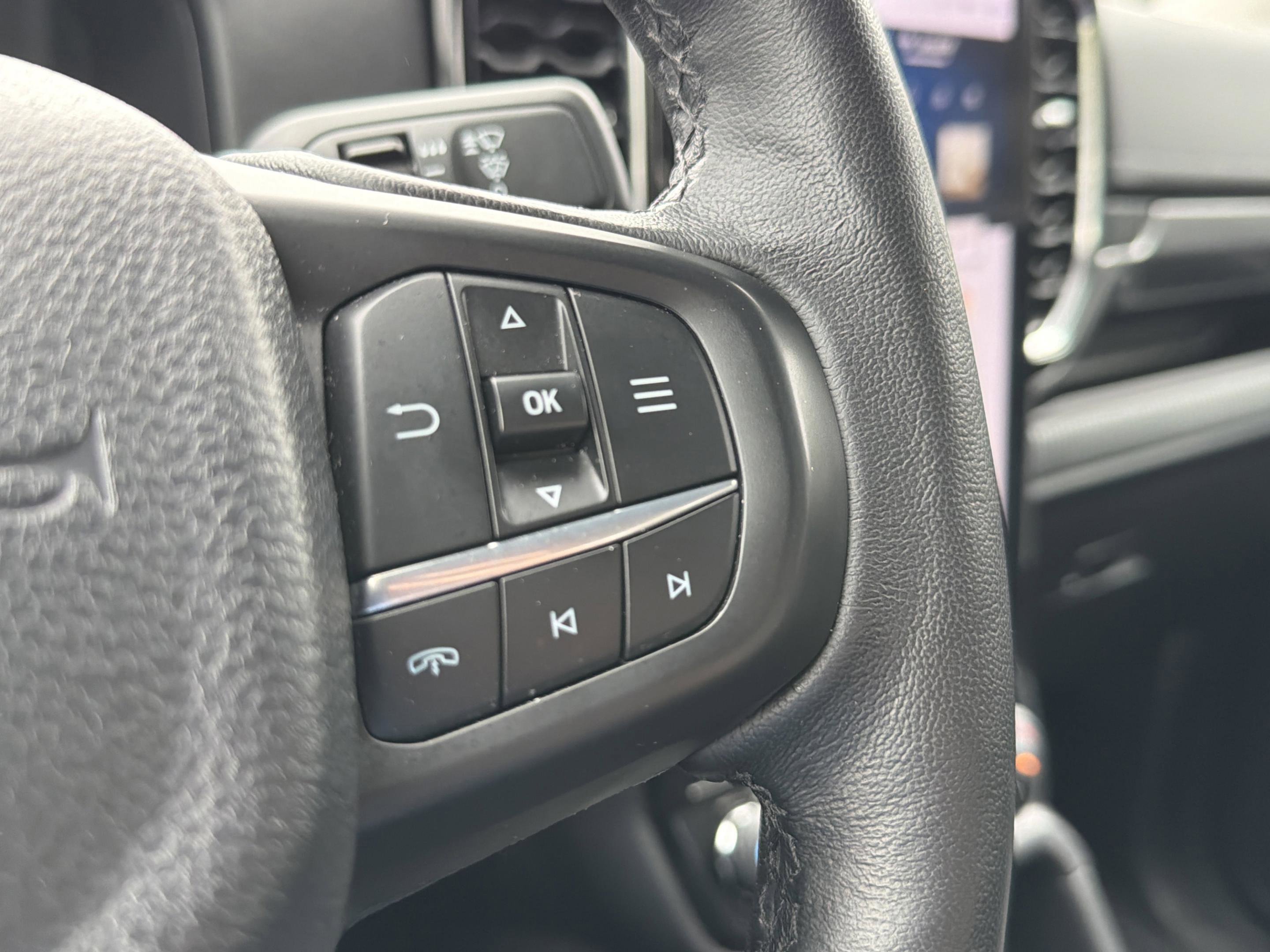 Used 2024 Ford Ranger Lariat w/ FX4 Off-Road Package image 13