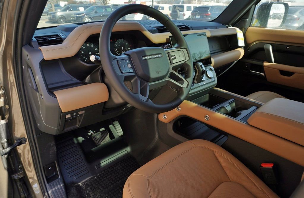 New 2026 Land Rover Defender 130 X-Dynamic SE image 13