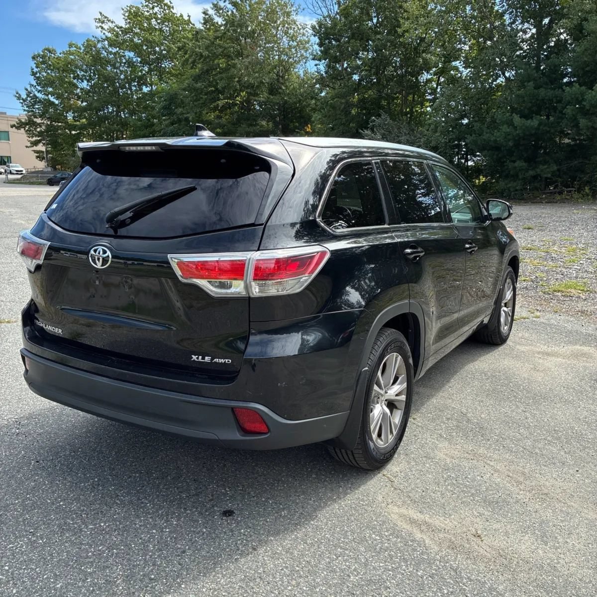 Used 2015 Toyota Highlander XLE AWD/4WD image 8