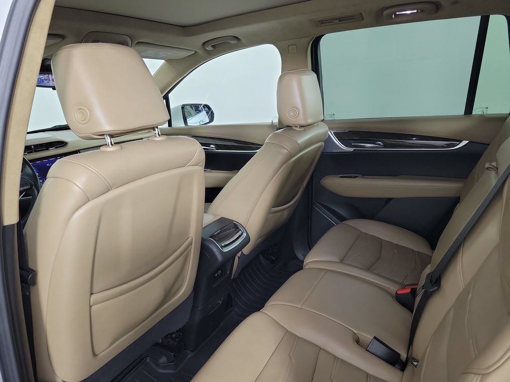Used 2023 Cadillac XT6 Premium Luxury w/ Platinum Package AWD/4WD image 14