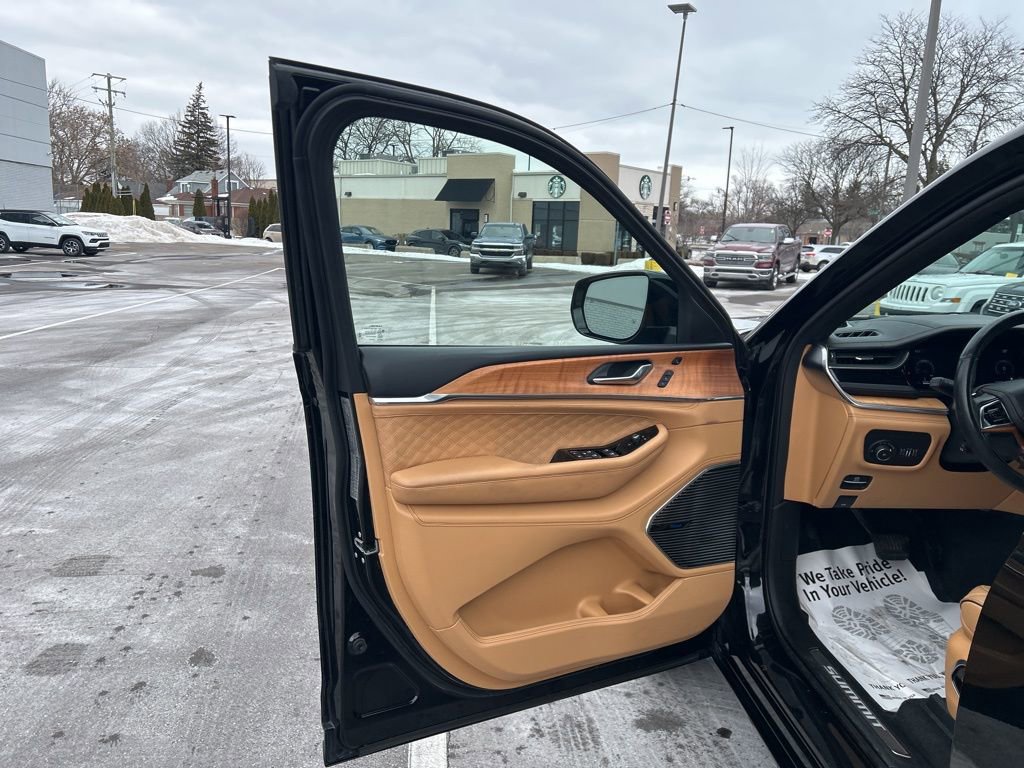 Used 2022 Jeep Grand Cherokee Summit image 14