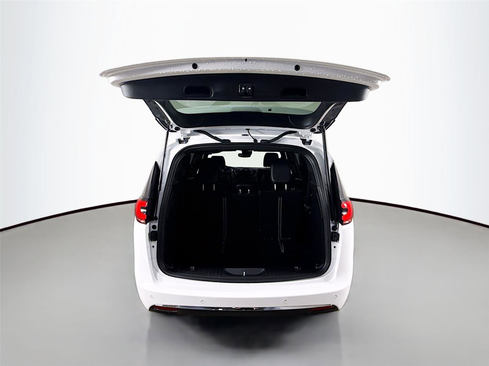 New 2026 Chrysler Pacifica Select image 28