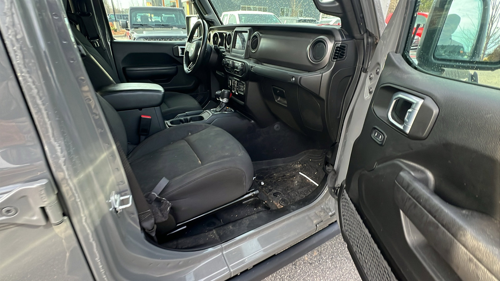 Used 2023 Jeep Gladiator Willys image 17