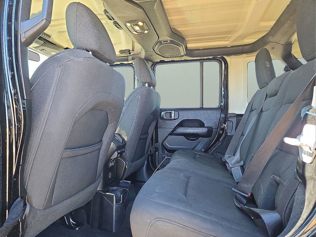 Used 2020 Jeep Wrangler Unlimited Sahara image 14