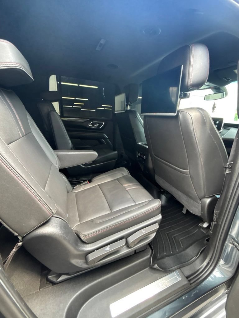 Used 2021 Chevrolet Suburban RST AWD/4WD image 24