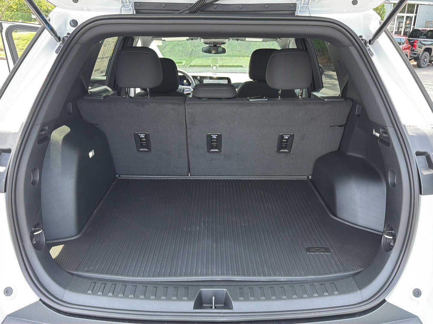 New 2026 Chevrolet Equinox LT w/ Midnight Edition FWD image 32