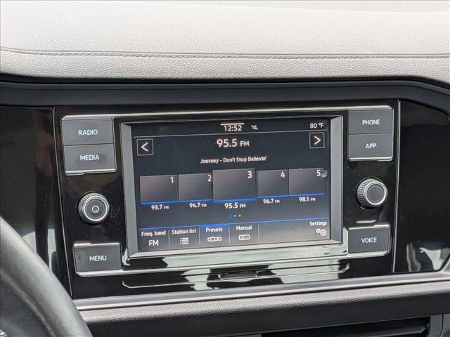 Used 2023 Volkswagen Jetta SE w/ Panoramic Sunroof Package image 11