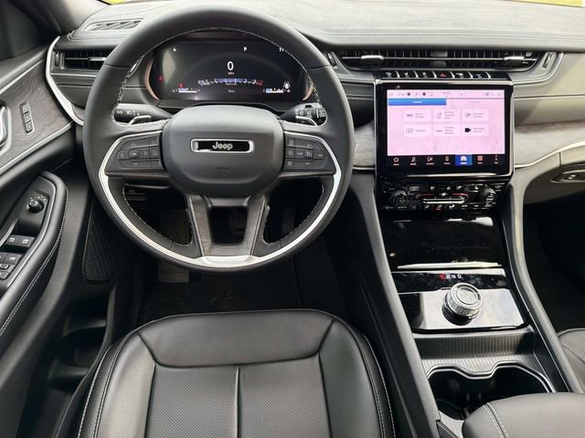 New 2025 Jeep Grand Cherokee L Limited w/ Luxury Tech Group II image 31