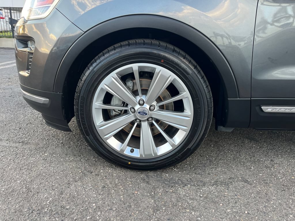 Used 2019 Ford Explorer Limited w/ Class III Trailer Tow Package FWD image 21