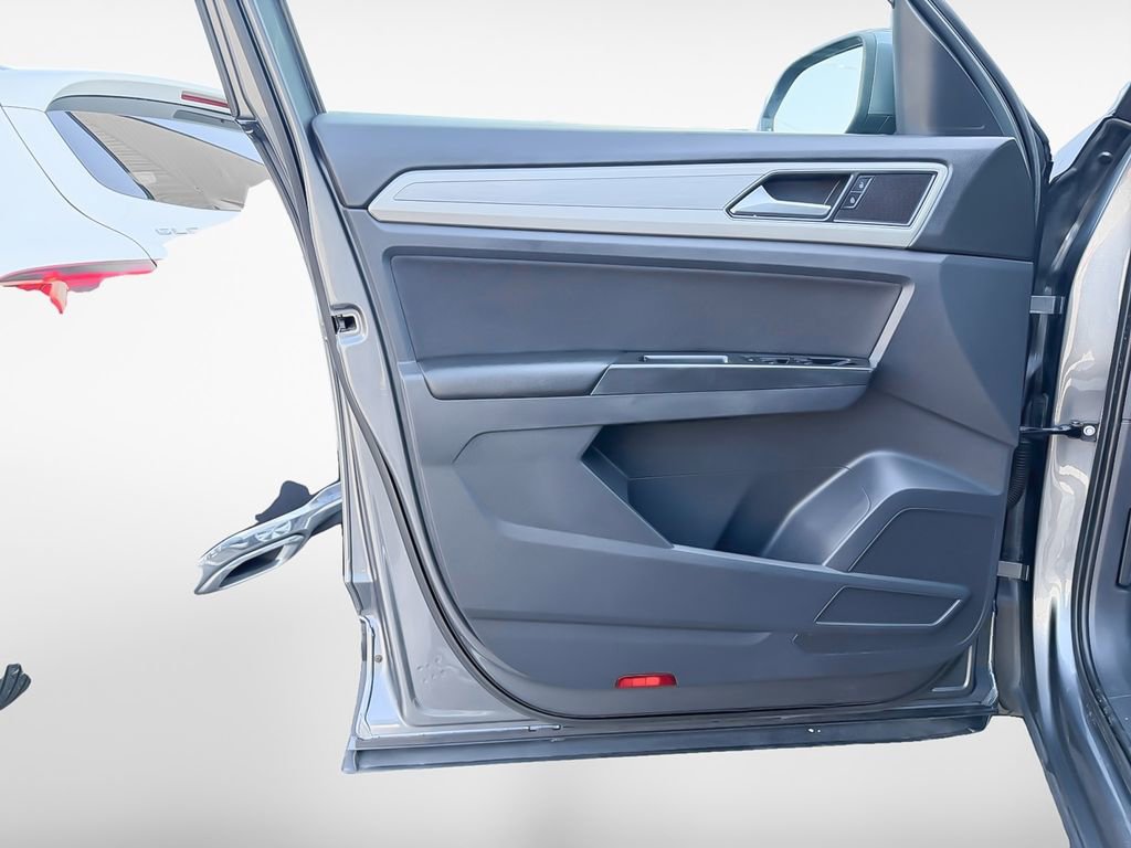 Used 2018 Volkswagen Atlas Launch Edition image 14