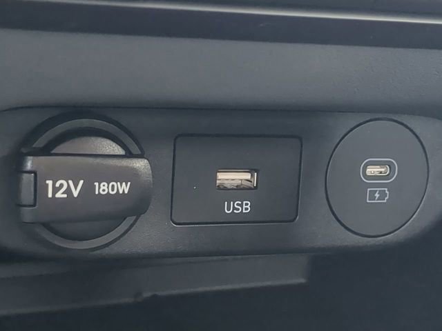 Certified 2025 Hyundai Elantra Sport image 19