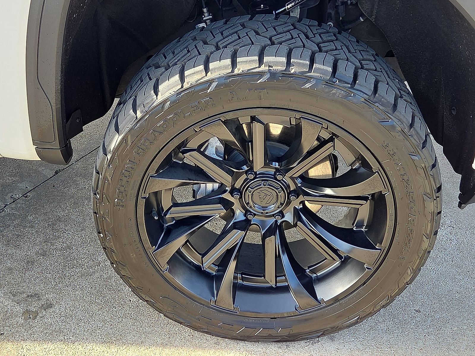 Used 2023 GMC Sierra 1500 Denali Ultimate image 7