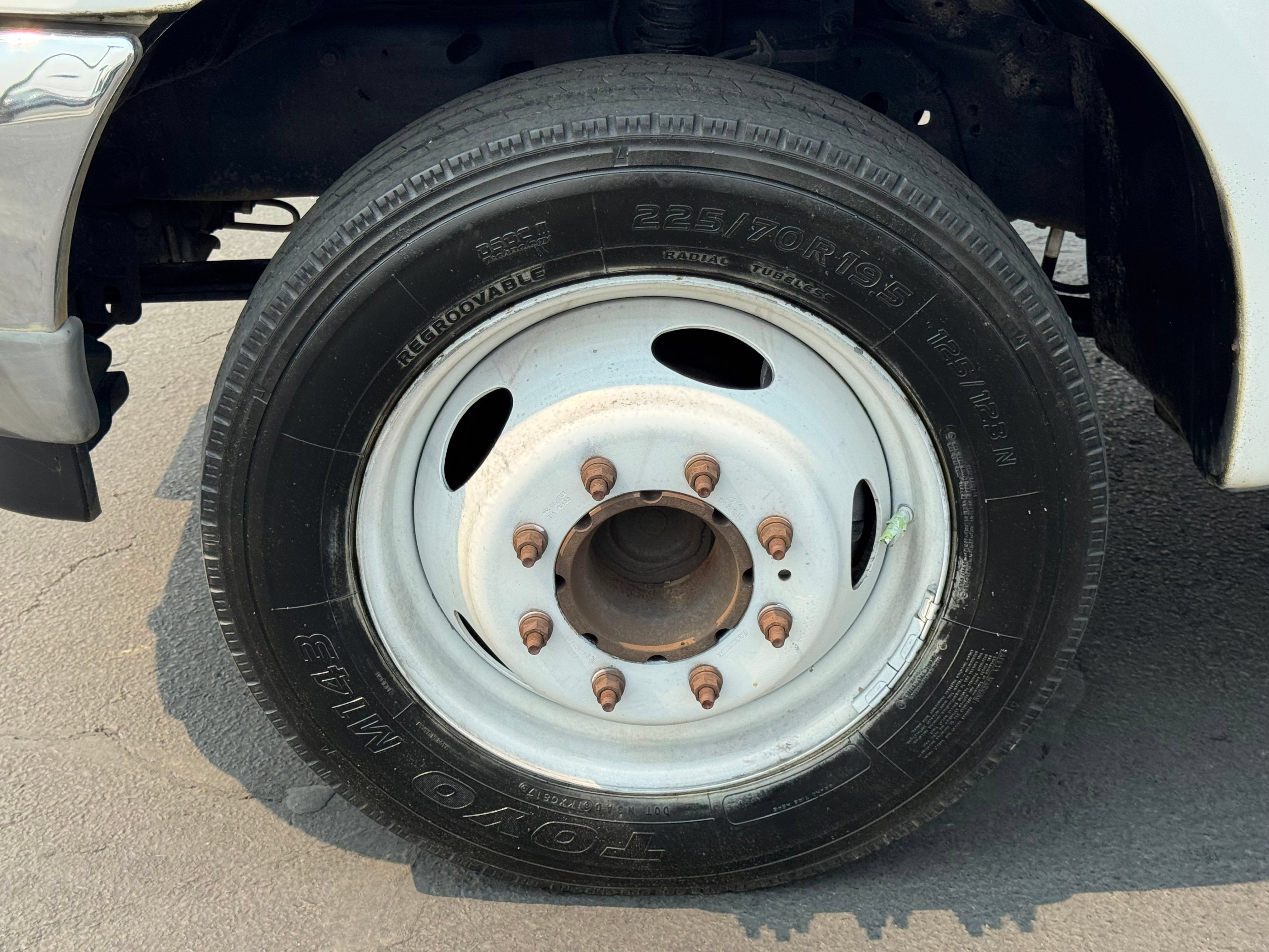Used 2002 Ford F450 XL RWD image 39