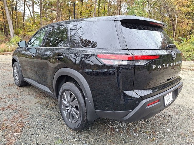 Used 2025 Nissan Pathfinder S image 21