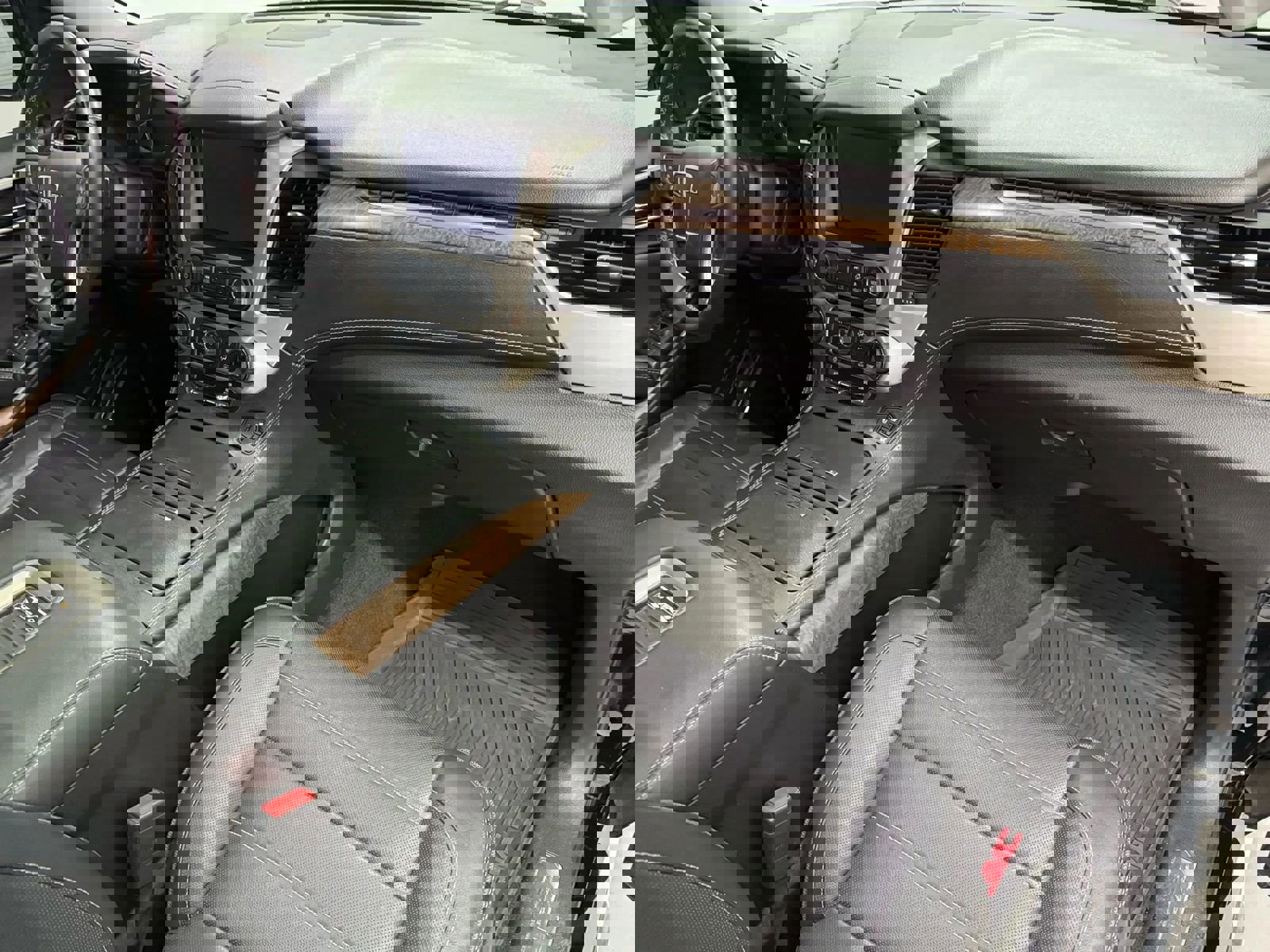 Used 2018 GMC Yukon Denali w/ Denali Ultimate Package image 9